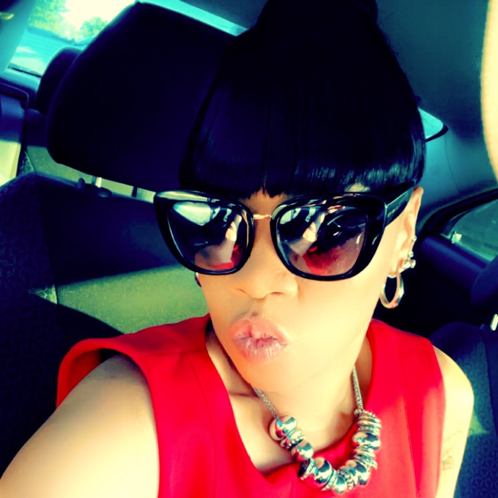 Meet your Posher, Kenisha